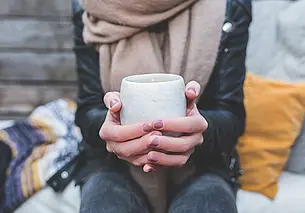 Терапевт рассказала, как избежать простуды при переохлаждении на улице