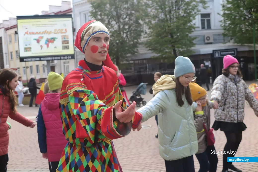 11 октября 2023 г. Могилев, площадка у кинотеатра «Родина». В областном центре стартовал мультфестиваль «Анимаевка».