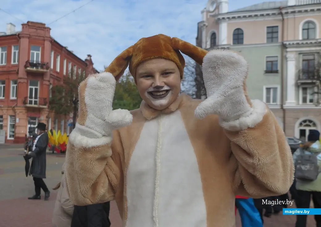 11 октября 2023 г. Могилев, площадка у кинотеатра «Родина». В областном центре стартовал мультфестиваль «Анимаевка».