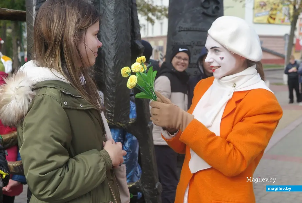 11 октября 2023 г. Могилев, площадка у кинотеатра «Родина». В областном центре стартовал мультфестиваль «Анимаевка».