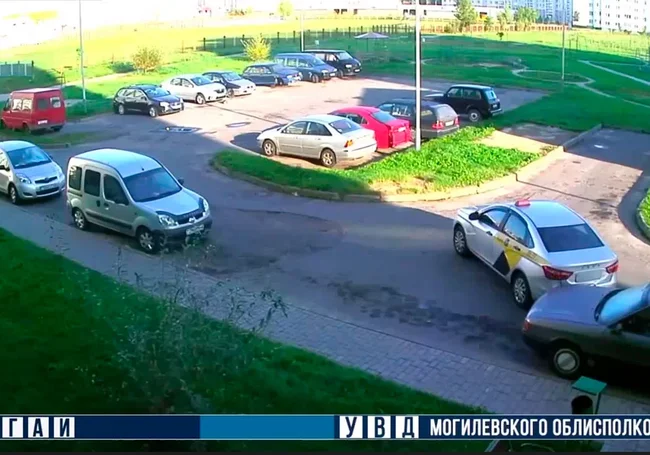 В Могилеве водитель такси совершил ДТП и скрылся с места аварии
