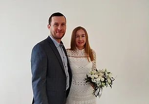 «Я еще больше интроверт, чем он, но вместе нам легко». Свадебная пара недели