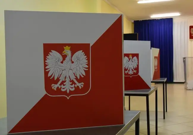 В Польше проходят парламентские выборы и референдум