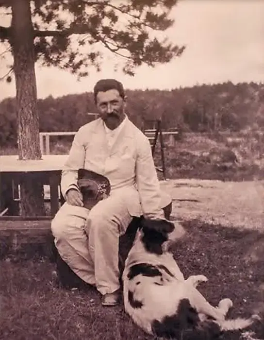 Репин, сосна и пес Пегас. Фото: vitrusdom.ru.