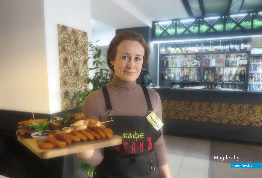 Октябрь 2023 г. Могилев, кафе «Станъ». Администратор заведения Людмила нас сразу предупредила, что сет придется немного подождать...