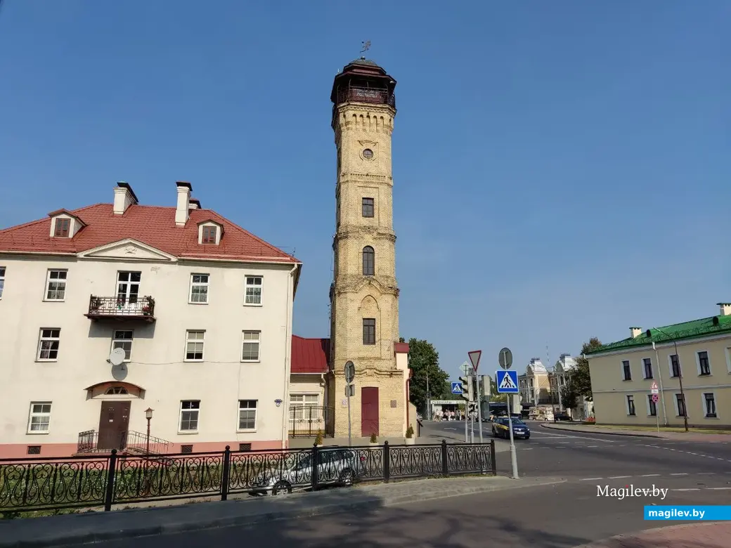 Каждый день у пожарной каланчи в полдень собирается множество туристов. Гродно, 13.09.2023 г