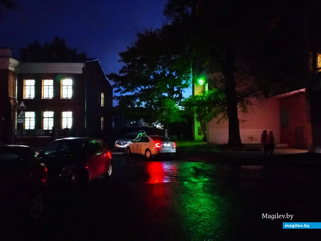 Могилев, неподалеку от бывшей гостиницы «Днепр», 16.10.2023 г. (между 18:30 и 19:00).