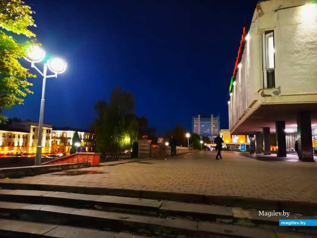 Могилев, неподалеку от бывшей гостиницы «Днепр», 16.10.2023 г. (между 18:30 и 19:00).