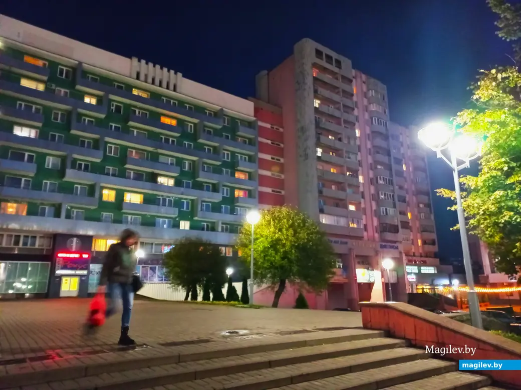 Могилев, неподалеку от бывшей гостиницы «Днепр», 16.10.2023 г. (между 18:30 и 19:00).