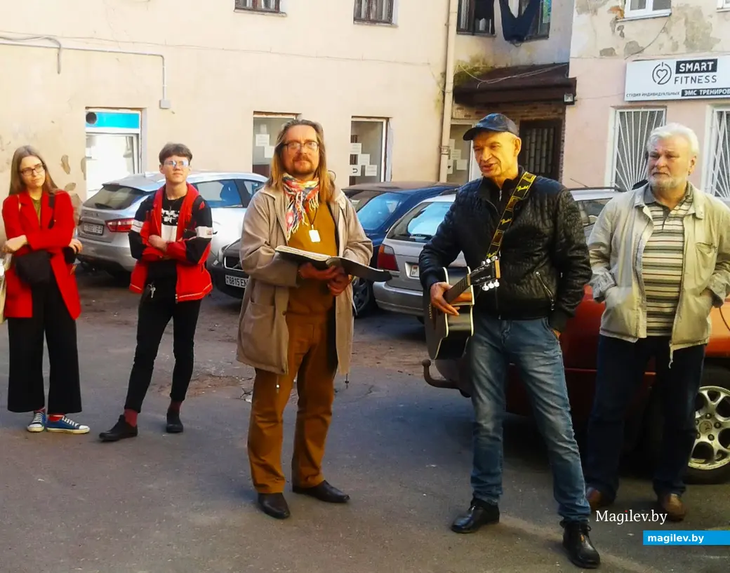 Встреча во дворике Пожарного переулка, посвященная Михаилу Шульману. Могилев, 17.10.2023 г.