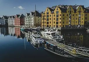 Норвегия выплатит по 1500 евро каждому украинскому беженцу за возвращение домой