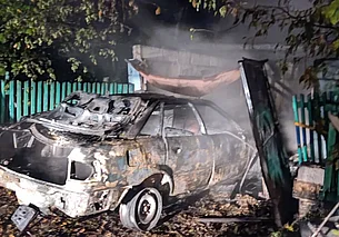 Два автомобиля и гараж в Могилевской области стали жертвами огня