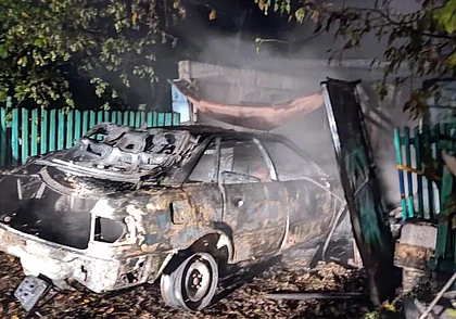 Два автомобиля и гараж в Могилевской области стали жертвами огня