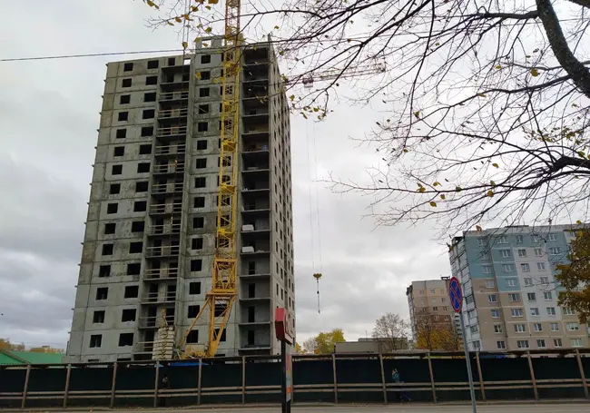 По улице Островского в Могилеве возводят 18-этажку