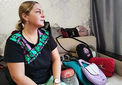 «Связала такую же сумку, как на фэшн-показе, только в 3 раза дешевле»