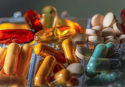 Какие документы нужны для провоза наркотических лекарств через границу? Ответили в ГТК