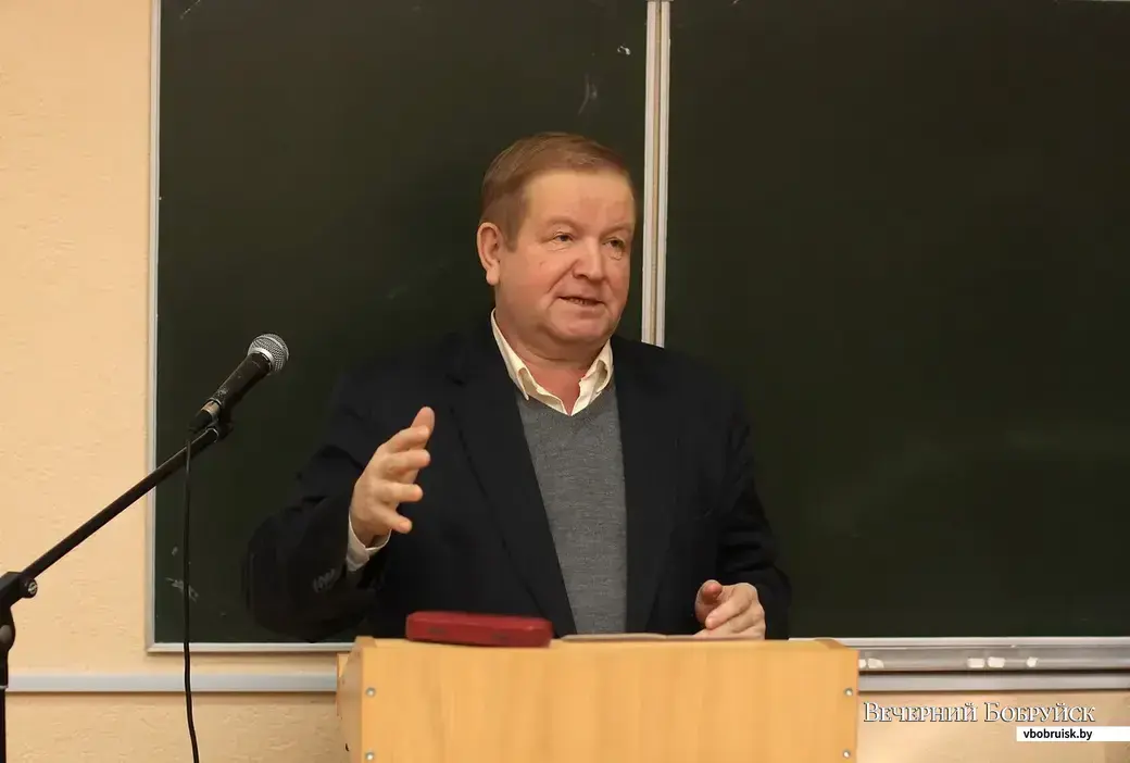 19.12.2015 г. Профессор Алексей Ненадовец в главном корпусе БГЭУ.
