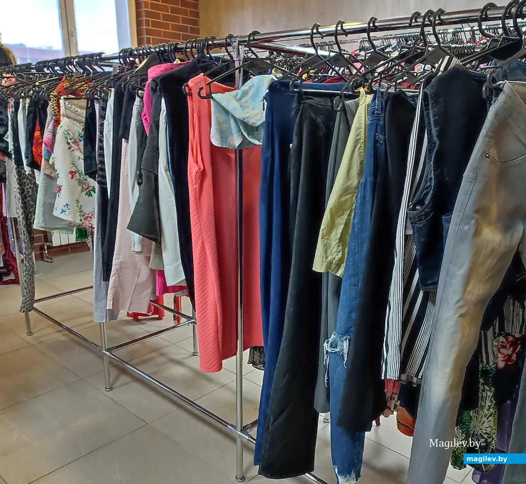 Отдел аутлета в магазине «Одежда из Европы».