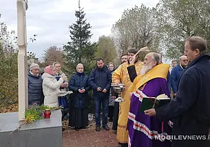 Поклонный крест, установленный на месте расстрела жертв сталинских репрессий, освятили в Могилеве 30 октября