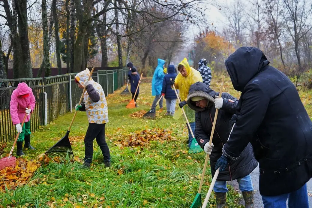 В Могилеве проходит городской субботник. 4.11.2023 г. Фото: moymogilev
