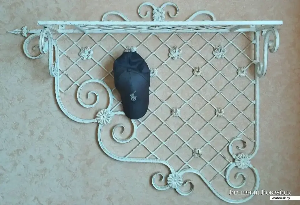 Изделия Павла Малахова из Кировска.