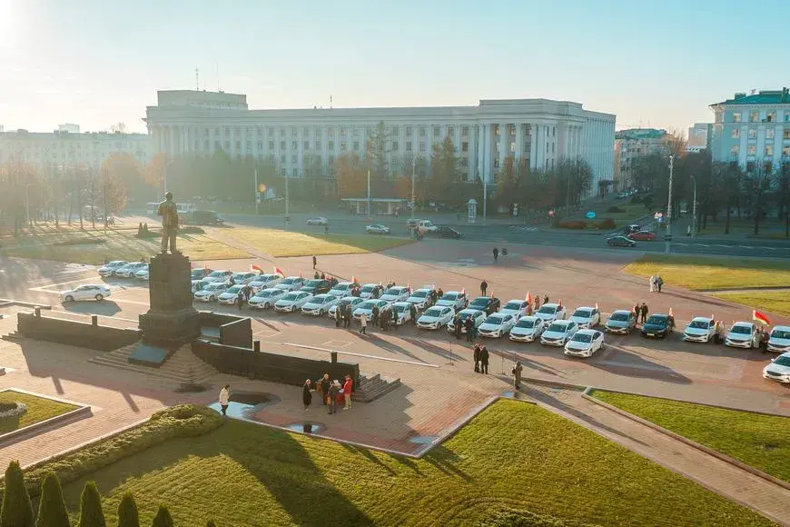 03.11.2023. Могилев. 47 новеньких автомобилей медпомощи. Фото: mogilev-region.gov.by