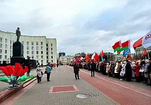 Красный день календаря: в Могилеве торжественно отметили День Октябрьской революции
