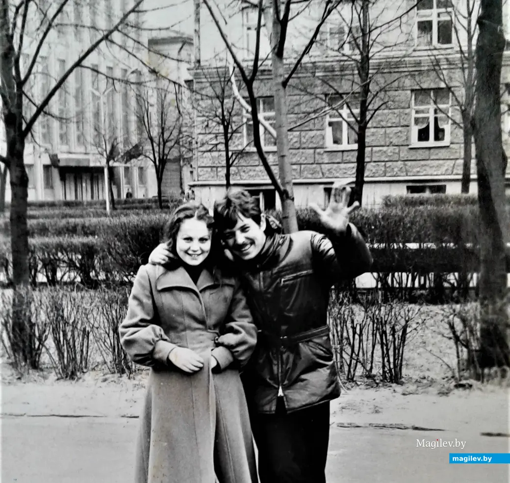 Володя на волне хорошего настроения. Которого он всем желает. Могилев, 1970-е гды.