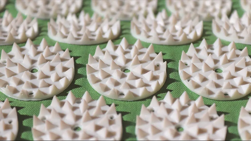 Аппликатор Кузнецова при болях в спине. Фото pixabay.com.