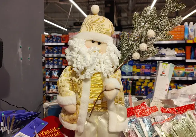 Елки – от 6 рублей. Сколько стоит украсить дом к Новому году?