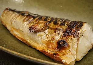 Как избавиться от запаха, оставшегося в квартире после жарки рыбы: полезный лайфхак