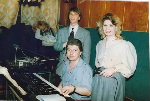 1990-е. Евгений Кантаев, Андрей Бокий и Алла Будусевич в «Журавинке».