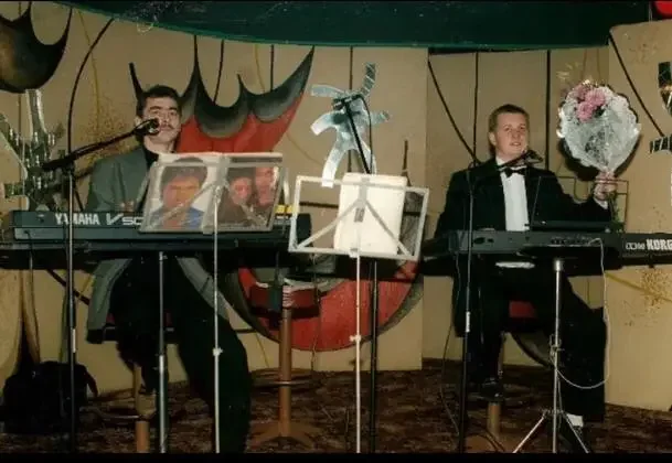 1990-е. Игорь Акулич и первый барабанщик «БИ-2» Павел Гриняк.
