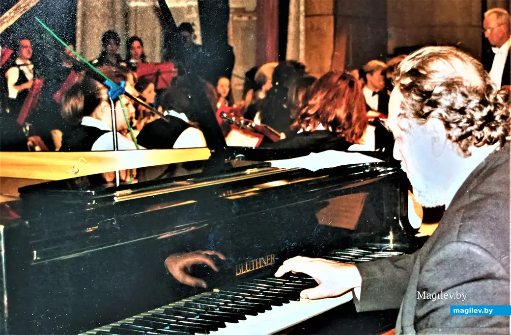 За роялем – Владимир Браиловский. Могилев, 2000-е годы.