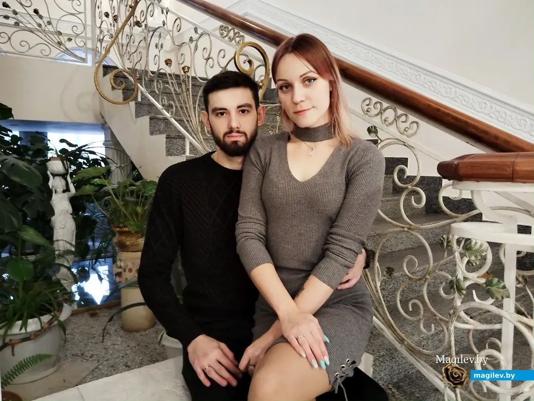 17.11.2023 г. Могилев. ЗАГС. Молодожены Юлия и Александр Черновы. На 3 свидании Александр предложил встречаться.