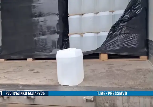 В Мстиславском районе у водителя грузовика изъяли 20 тонн спирта