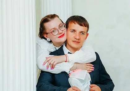 «В  маршрутке я постоянно что-то терял, чтобы она меня заметила». Свадебная пара недели