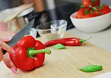 Лето в банке: быстрый рецепт лечо с помидорами, перцем и морковью