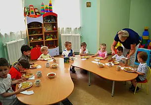 Замечательный завтрак в Могилевском доме ребенка, или Мир не без добрых людей