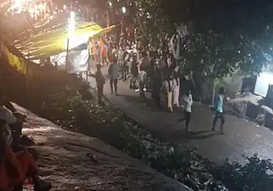 В Индии семь человек погибли в давке в храме во время праздника