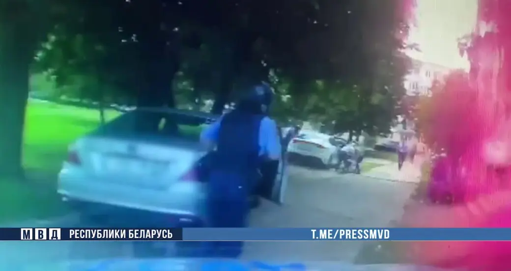 Момент задержания подозреваемых в квартирных кражах в Бобруйске. Фото: МВД РБ