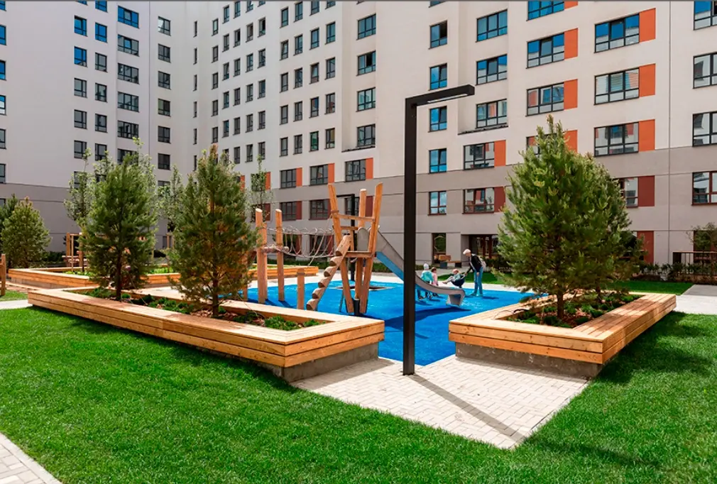 Дома в районе жилых домов №51 и 53 по улице Криулина в Могилеве. Проектное решение благоустройства дворовой территории.