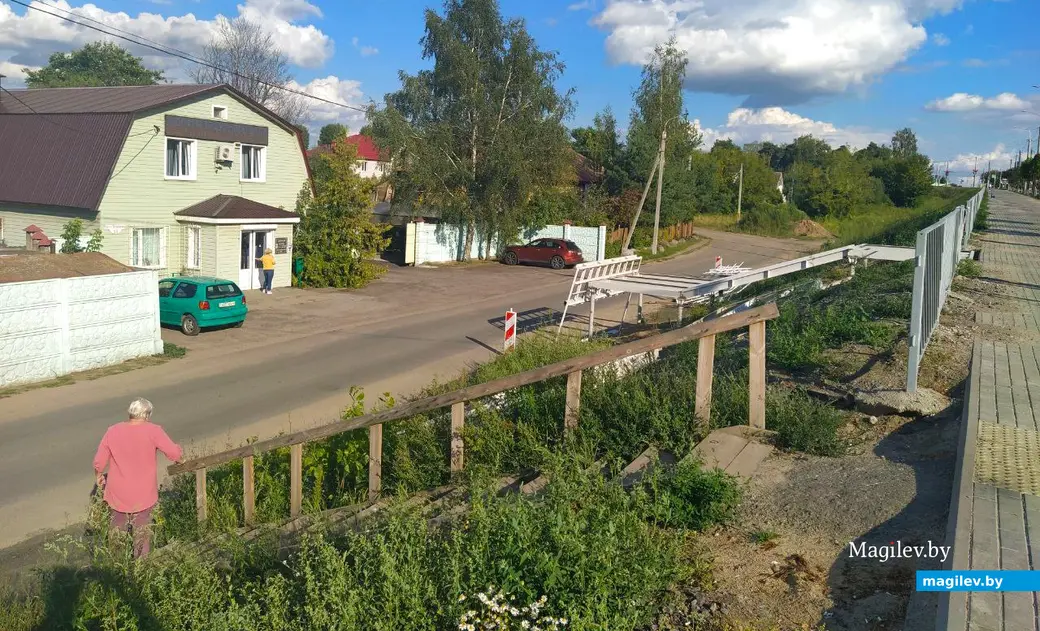 14 августа 2024 года. Могилев. Пушкинский проспект. Установка спускового металлического моста.