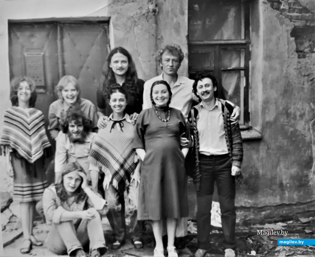 1980-е годы, Могилев (слева, с бородой – Рипинский).