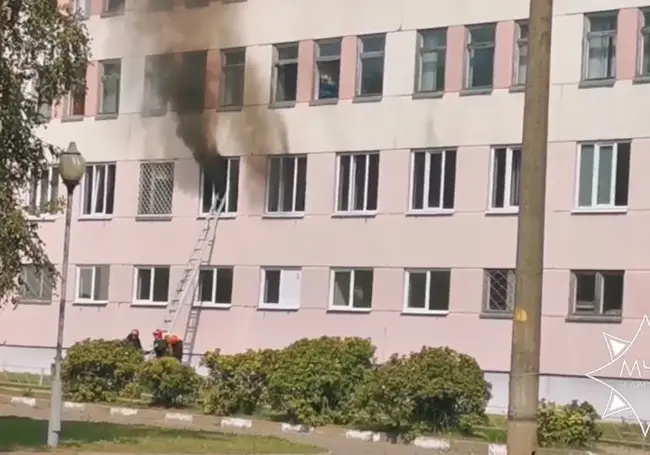 В Могилеве загорелась одна из поликлиник, эвакуированы более 300 человек