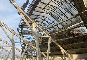 В Горецком районе ветер снес кровлю сарая МТФ и шифер с крыши жилого дома