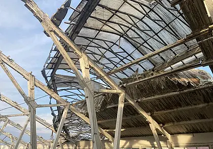 В Горецком районе ветер снес кровлю сарая МТФ и шифер с крыши жилого дома