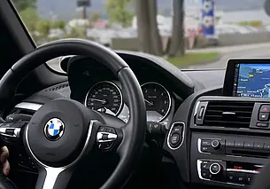 Секреты опытных автомобилистов: зачем класть полотенце на приборную панель