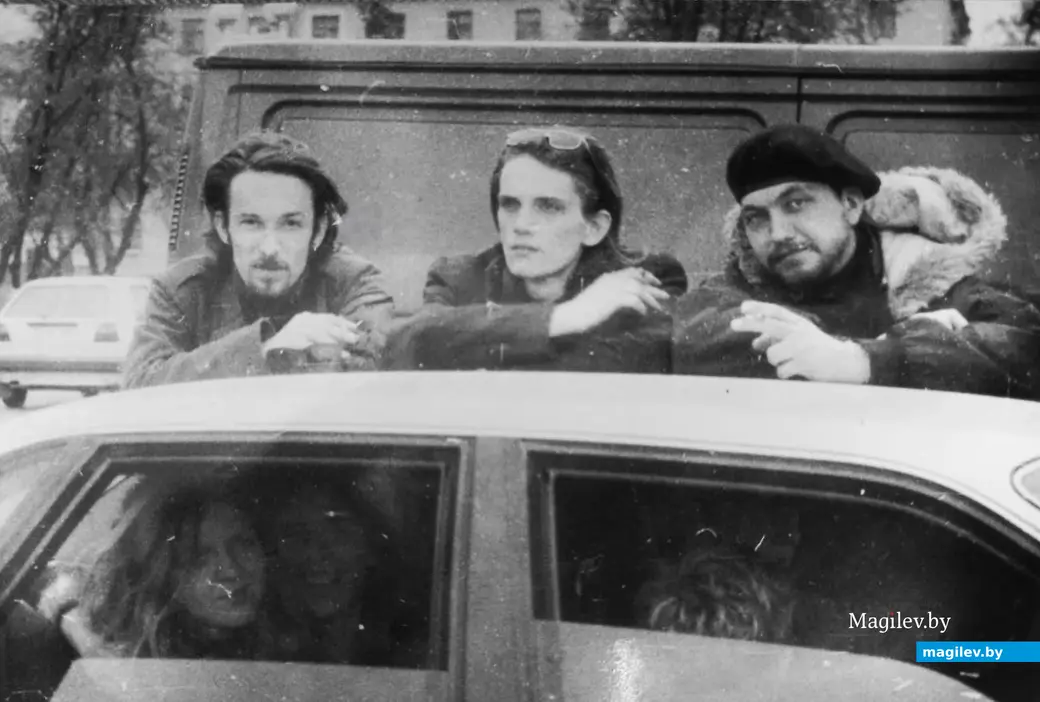 23.08.2024, Могилев, библиотека им. Карла Маркса. «Рок-культура девяностых». Клайд (слева) с друзьями.