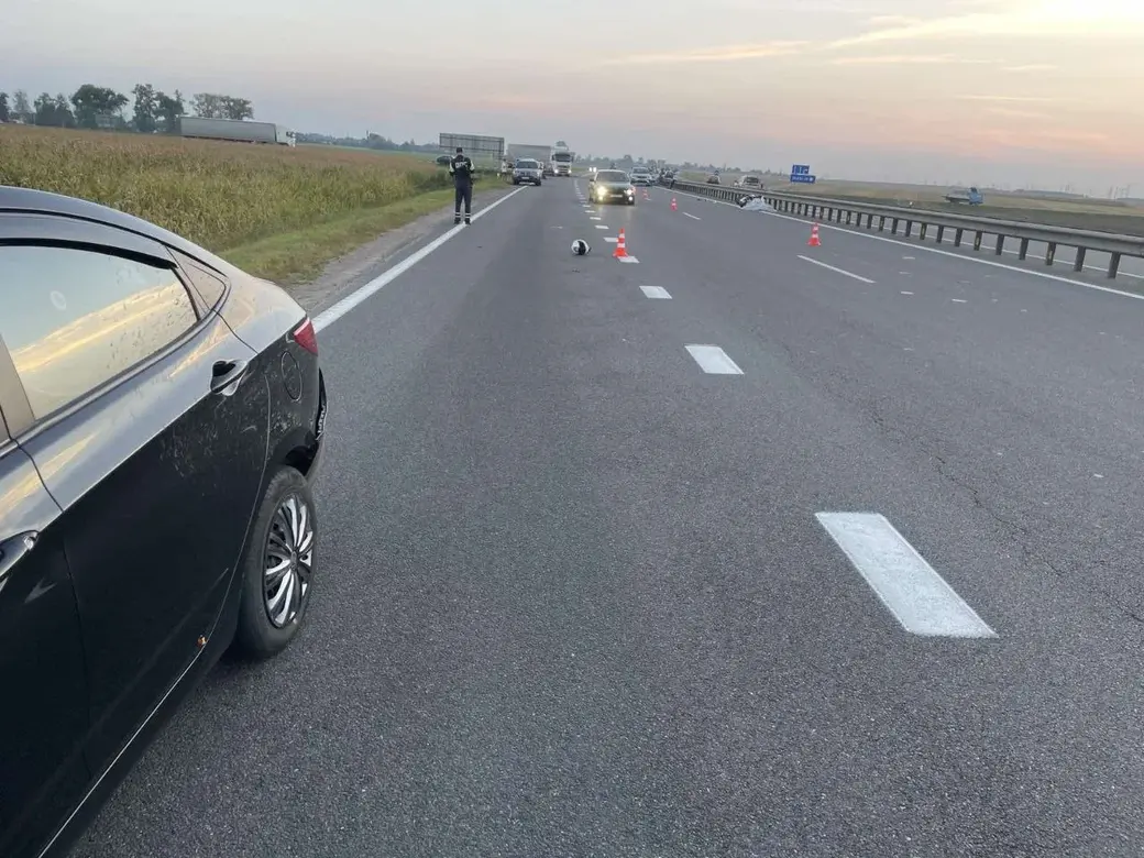 23 августа 2024 года. Мотоциклистка разбилась в ДТП на трассе Р-23 под Слуцком. Фото: УВД Миноблисполкома.